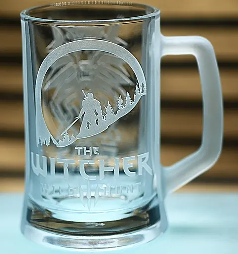 Пивний келих 660 мл пивна кружка гри Відьмак подарунок для фаната гри The Witcher кухоль з гравіюванням - фото 1