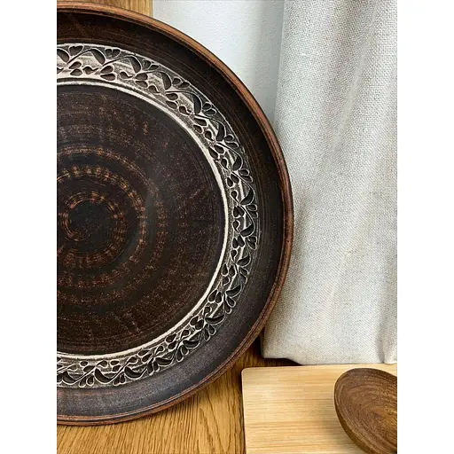 Блюдо для піци 30 см керамічне (глиняне) різьблене Ангоб - фото 7