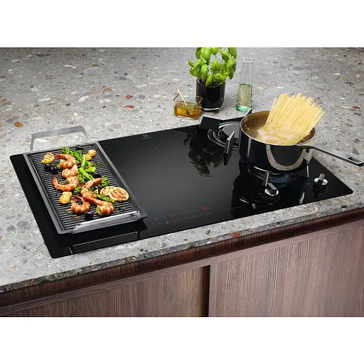 Варильна поверхня комбінована Electrolux KDI951723K - фото 3