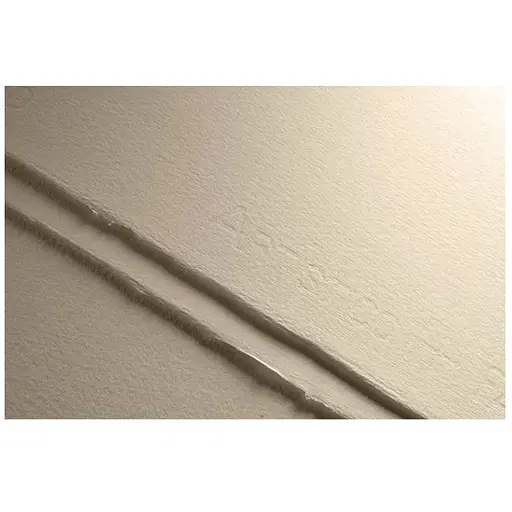 Бумага акварельная Artistico Traditional White В2 (56×76см) 300г/м2 100% хлопок среднее зерно (4 оборванных края) Fabriano