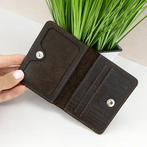 Обложка на ID паспорт, права кожаная на кнопке Handycover 0037 коричневая рептилия - фото 4