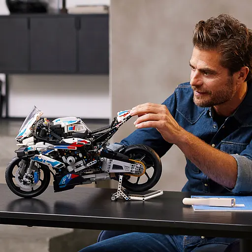Уценка. Конструктор LEGO Technic BMW M 1000 RR, 1920 деталей (42130) - фото 5