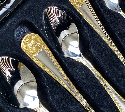 Набор столовых приборов Zepter Z-606 Версаче на 12 в подарочном чемодане 86 предметов - фото 5