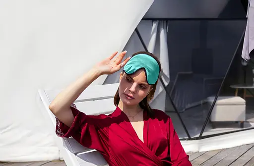 Маска для сну шовк "Чумацький Шлях" 3.1 з антиковзаючою резикою в Подарунковій упаковці Бірюзова (1162-02) - фото 7