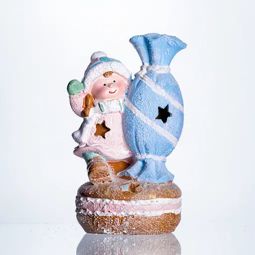 Новорічна декоративна фігурка Дитина з цукеркою Yiwu CR-6-12 з порцеляни з підсвічуванням 12 × 9 × 20.5 см  - фото 3