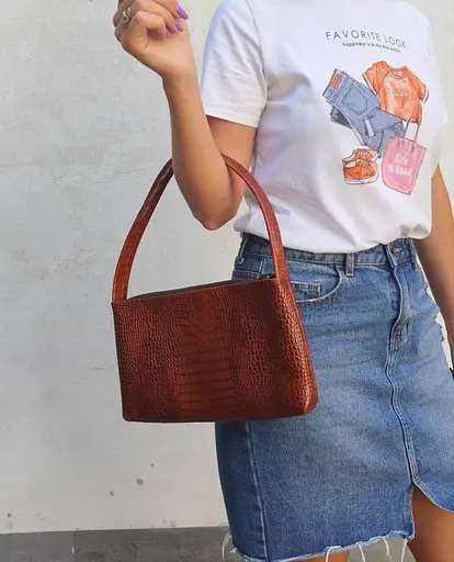 Кожаная женская сумка хобо Tarwa sum0028635 - фото 7