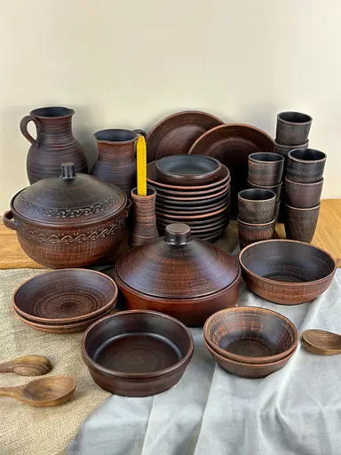 Столовий сервіз керамічного (глиняного) посуду на 12 чоловік Гладкий