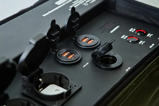 Багатоканальний блок живлення Charger Bandera Power-305 S (305000мАг 1126Вт·год) - фото 6