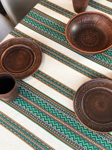 Лляна скатертина різдвяна з українським орнаментом "Рандеву зелений" - 290х150 см - фото 3