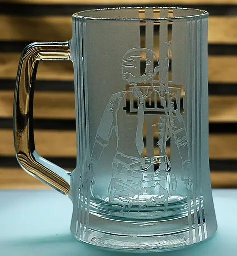 Пивний келих 660 мл PUBG з гравіюванням подарунок для геймера фаната ПАБГ ігровий кухоль для пива - фото 1