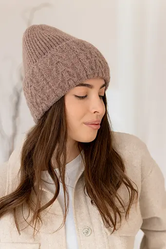 Женская зимняя шапка Лили Травка из ангоры 80% с узором и флисовой подкладкой Светло Коричневый - фото 2