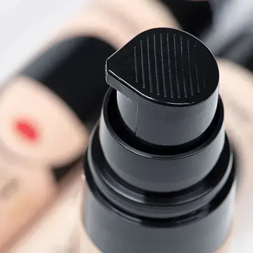 Тональный крем Vivienne Sabo Cabaret Premiere Artistic Foundation со сценическим эффектом тон 03 (Porcelaine) 25 мл - фото 5