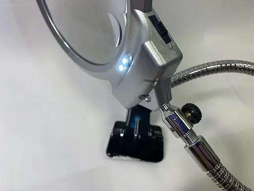 Лупа двойная на гибкой ноге с зажимом MG 15122-C с LED-подсветкой 2х и 6-кратное увеличение - фото 4