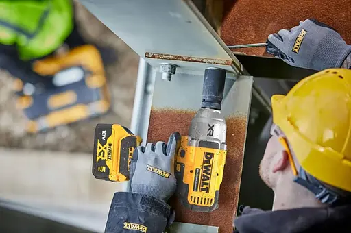DeWALT Гайковерт ударный XR Li-Ion бесщеточный 18В 1898Нм 2300об·мин 2200уд/мин 1/2" 2.9кг без АКБ и ЗП - фото 2