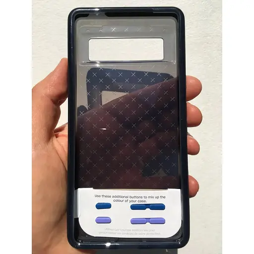 Оригинальный противоударный силиконовый чехол Tech21 Evo Check Black для Google Pixel 7a (T21-10142) - фото 3