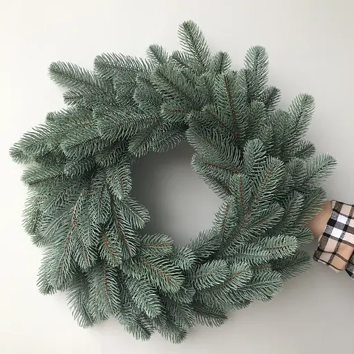 Вінки хвойні різдвяні Hvoya Lux литі блакитні 50 см 7 шт. - фото 2