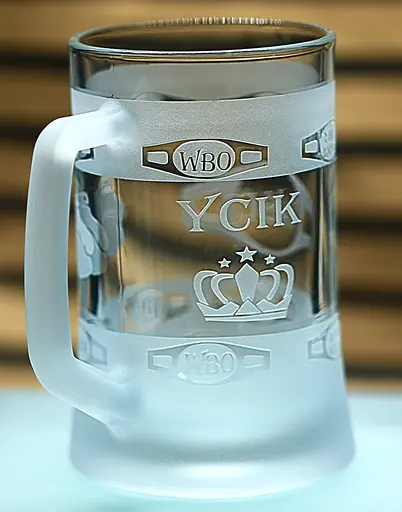 Пивний келих 660 мл Усік символ непереможності та волі до перемоги подарунок для фаната боксу кухоль з гравіюванням - фото 2
