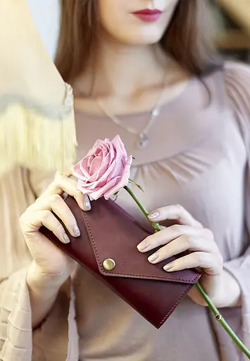 Жіночий шкіряний гаманець Керрі 1.0 бордовий краст - фото 1