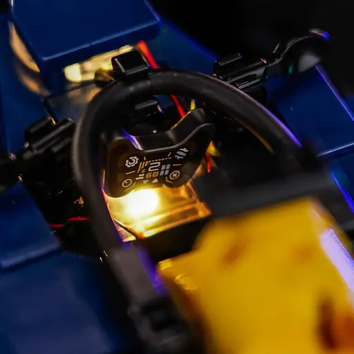 Комплект светодиодного освещения для гоночного авто, совместимый с Lego 77243 - фото 2