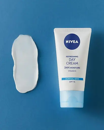 Освіжаючий денний крем Nivea SPF 15 Інтенсивне зволоження 24 години для нормальної шкіри 50 мл - фото 5