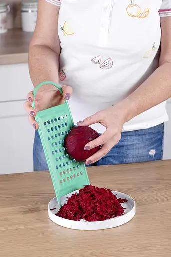 Терка пластиковая кухонная для овощей, корнеплодов (свеклы) и фруктов, Kitchette Зелёный 83842 - фото 6