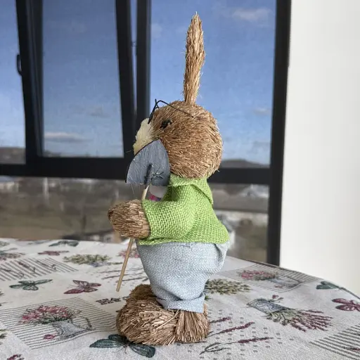 Великодній зайчик "Еко хлопчик" з соломи MIS LT - фото 2