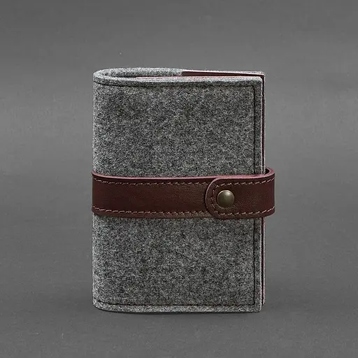 Фетровая обложка для паспорта 1.1 с кожаными бордовыми вставками - фото 6