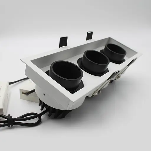 Встраиваемый светильник Skarlat RSL74092-3 3x10W WH+BK 3000K - фото 4