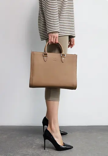 Женская кожаная сумка Fancy A4 карамель краст - фото 9