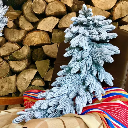 Гірлянда хвойна Hvoya Classic лита засніжена 1.2 м