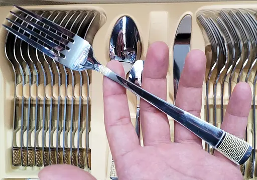 Набор столовых приборов Versace LV-1000 на 12 персон в подарочном чемодане 72 предмета - фото 4