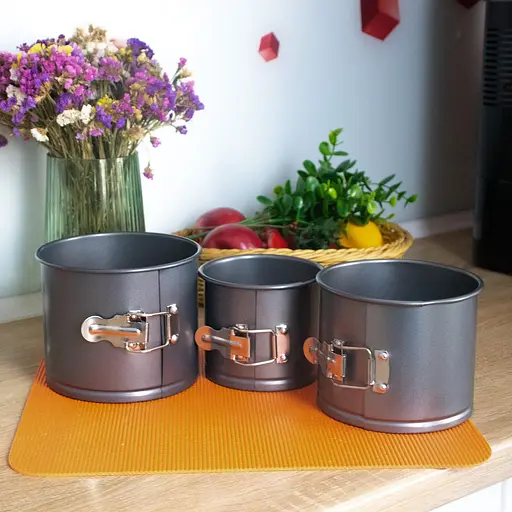 Набір з 3 форм зі знімним дном для випікання тортів і пасок з антипригарним тефлоновим покриттям Ø12/14.5/17 см, Kitchen Master Чорний 86182 - фото 6