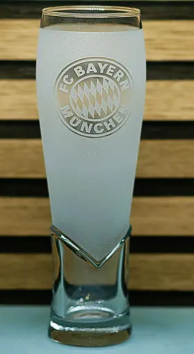 Пивний келих крафтовий 440 мл ФК Bayern München Бавария з гравіюванням подарунок для фаната футбольна кружка матовий - фото 1