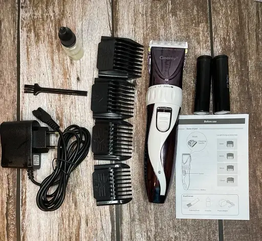 Акумуляторна машинка для стрижки Geemy GM-6062 (Керамічне лезо) - фото 5