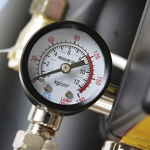 Компресор одноциліндровий Apro OFD-24 1,5кВт 205л/хв 24 л 2 крана 30412 - фото 8