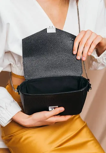 Жіноча шкіряна сумочка Yoko чорна флотар - фото 5