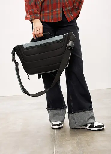 Женская сумка-бананка под ноутбук Sambag Urban Pro голубая 46×26 см (51411210) - фото 10