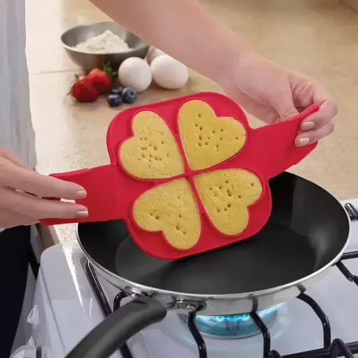 Набір з 3 силіконових форм для приготування оладок та яєчні у вигляді сердечок, квіточок та квадратиків, A-plus 86041 - фото 3