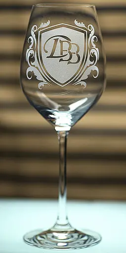 Винний келих з гравіюванням 480 мл монограми ДВВ подарунок фужер для вина іменний - фото 2