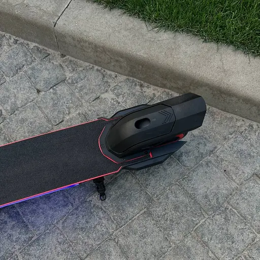 Детский электросамокат GIANT ES2 LED Max красный с LED-подсветкой (модель 2025 года) - фото 7