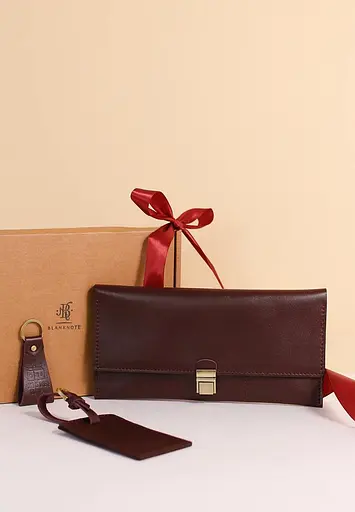 Набор кожаных аксессуаров для путешественника. - фото 3