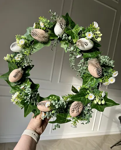 Декоративный венок Hvoya Пасхальный с яйцами, ромашками и весенней зеленью 45 см - фото 5