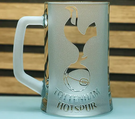 Пивний келих 660 мл ФК Тоттенгем Готспур Tottenham Hotspur  з гравіюванням подарунок для фаната   футбольний кухоль - фото 1