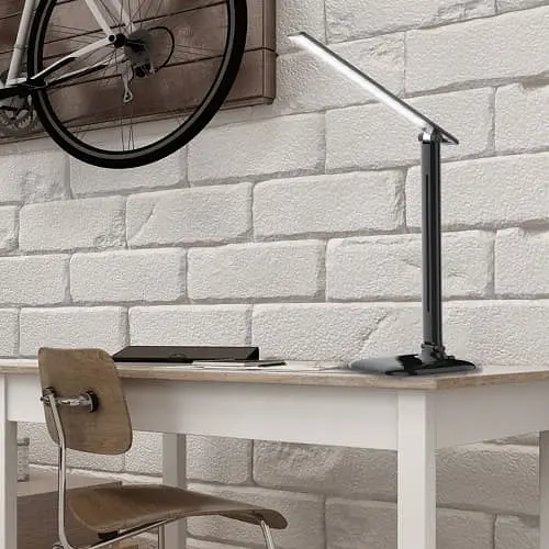 Настільний світлодіодний світильник у чорному корпусі | Арт. DE1725 чорний | Line F - фото 1