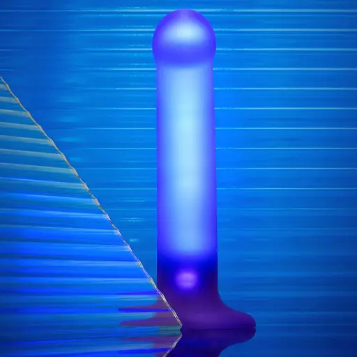 Дилдо, що світиться Strap-On-Me Glow-LED Dildo Purple - M - фото 7