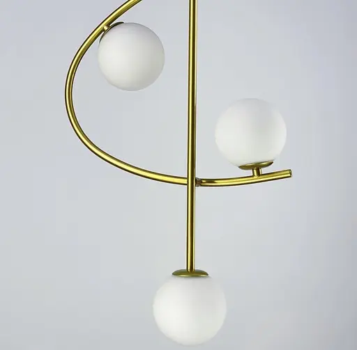 Люстра в золотистому корпусі на 3 мініатюрних білих матових плафони Line.F YG 8014-3C GD - фото 2