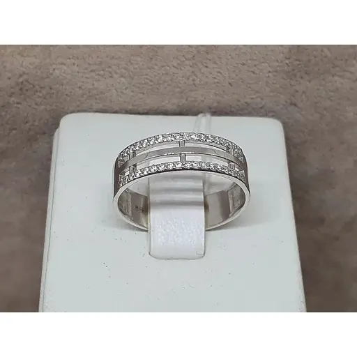 Серебряное кольцо Vegas с фианитами. 10048р 18 - фото 4