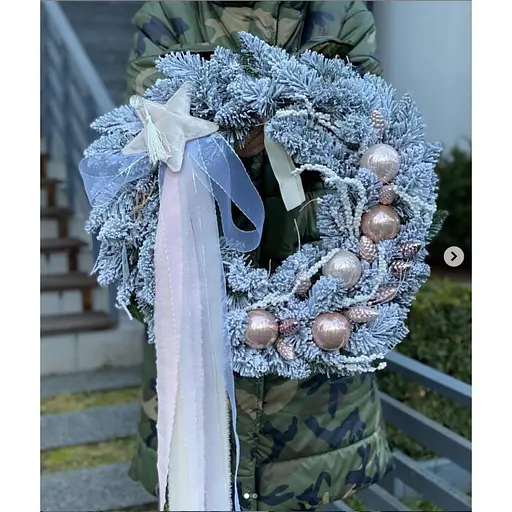 Вінок новорічний різдвяний Hvoya Elegant зі штучної хвої засніжений 40 см - фото 2