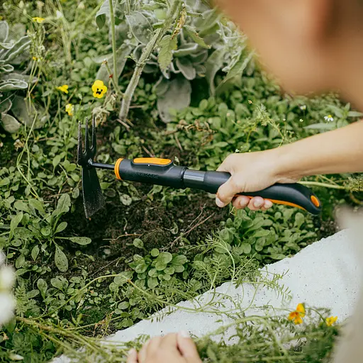 Сапка ручная 2-в-1 Fiskars OneClick 5 см, 3 зуба (1080695) - фото 3