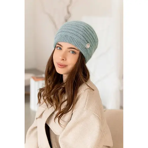 Женская зимняя шапка Валенсия из ангоры 80% с двойной вязкой с брошкой Мятный - фото 1